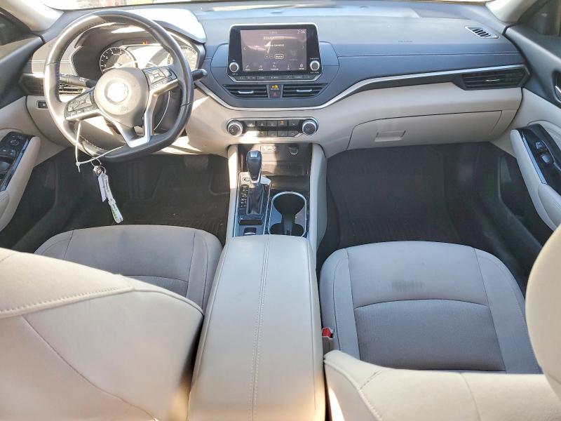 2022 Niss Altima 2.5 sv