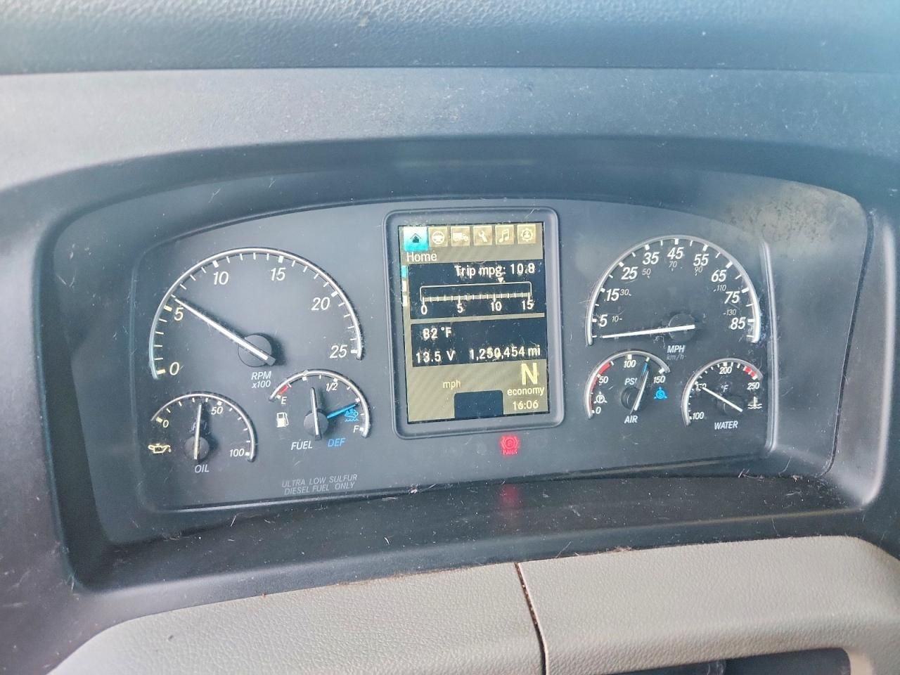 2020 Freightliner Cascadia 126 Semi Truck