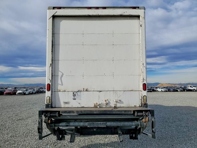 2005 Chevrolet T7500 BOX Truck