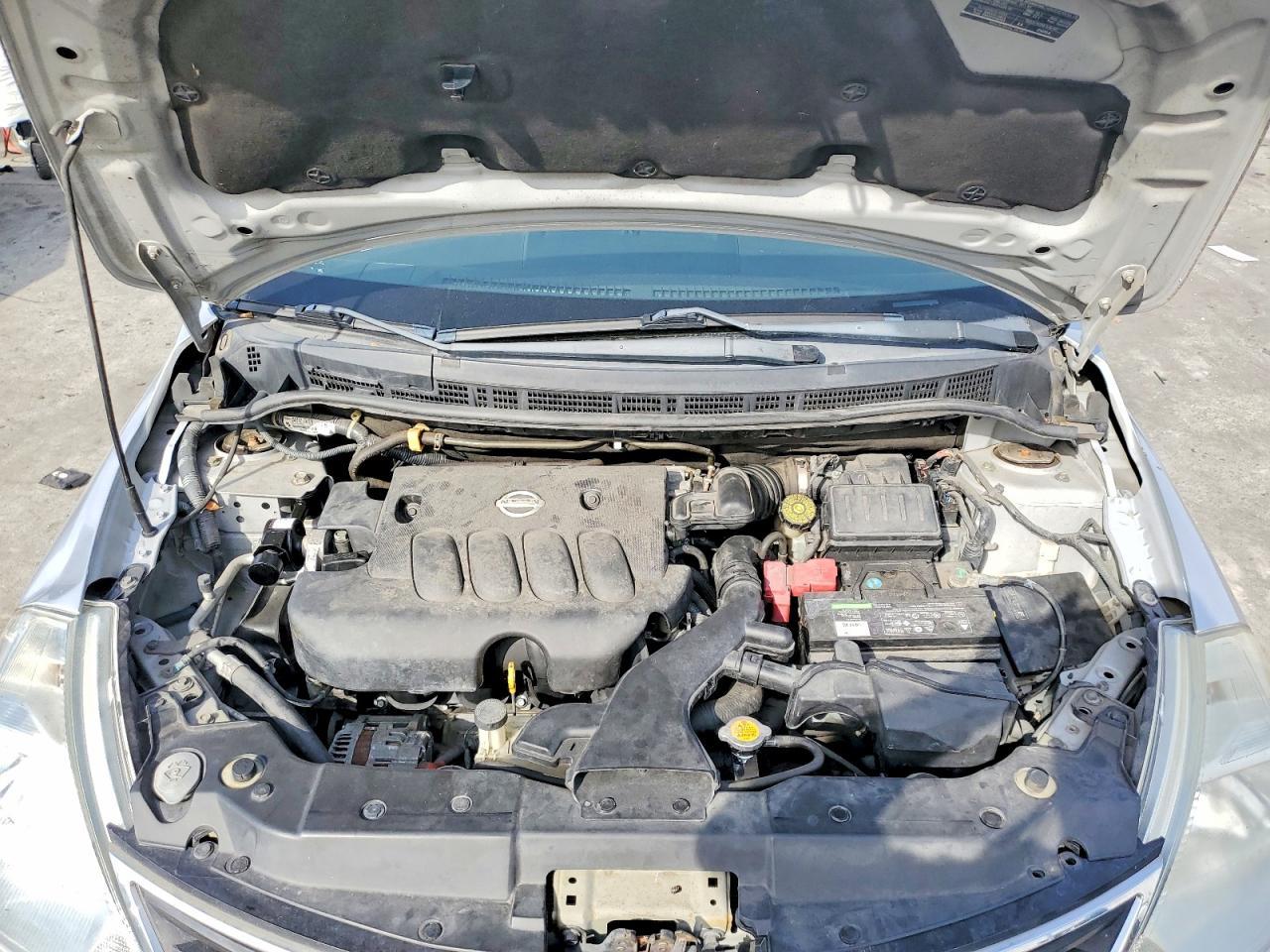 2011 Nissan Versa s