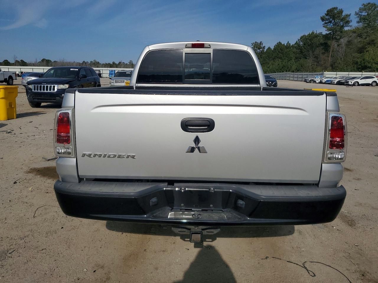 2007 Mitsubishi Raider ls