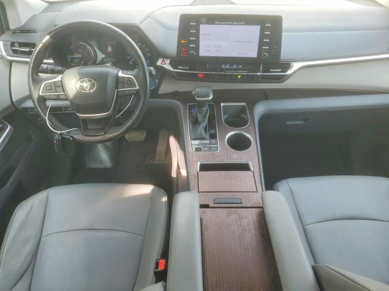 2023 Toyota Sienna xle