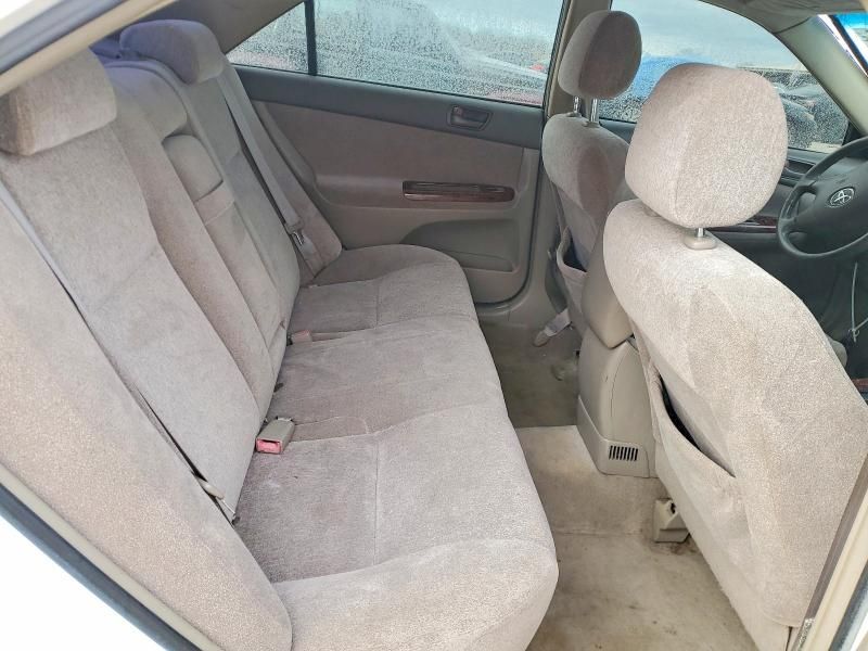 2004 Toyota Camry le