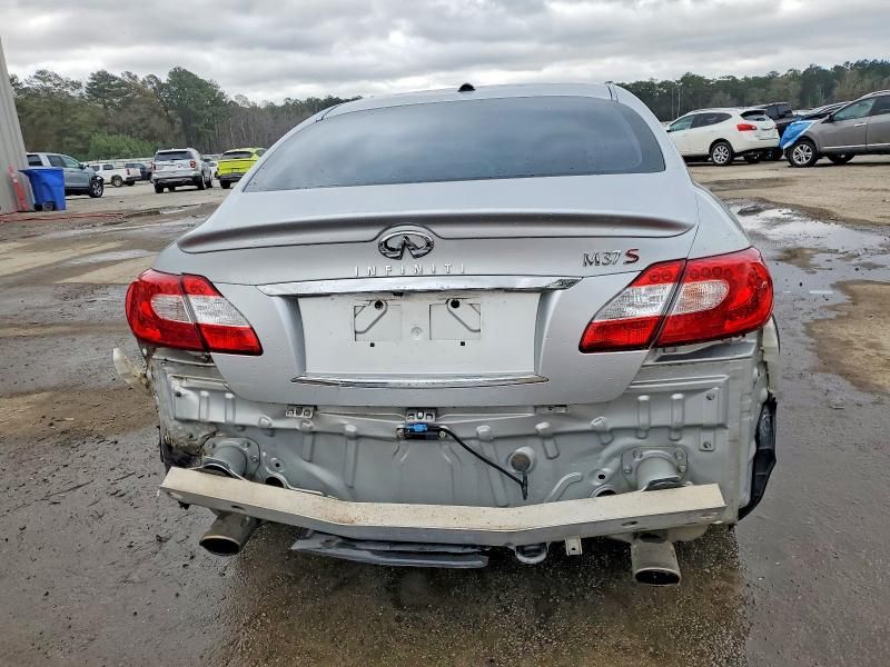2011 Infiniti M37
