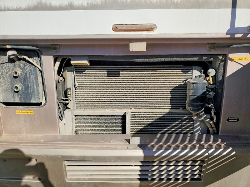 2003 Roadmaster Rail Recreational Vehicle (RV)