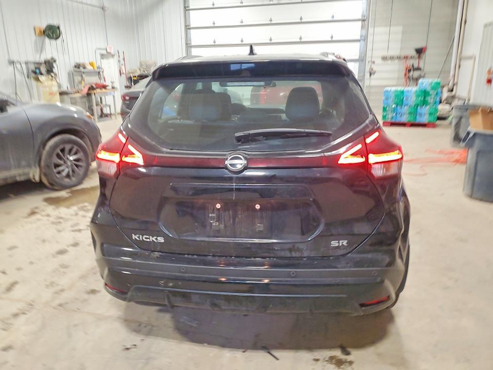 2024 Nissan Kicks sr