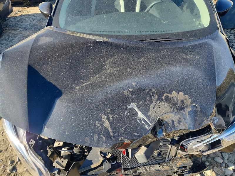 2022 Nissan Versa sv