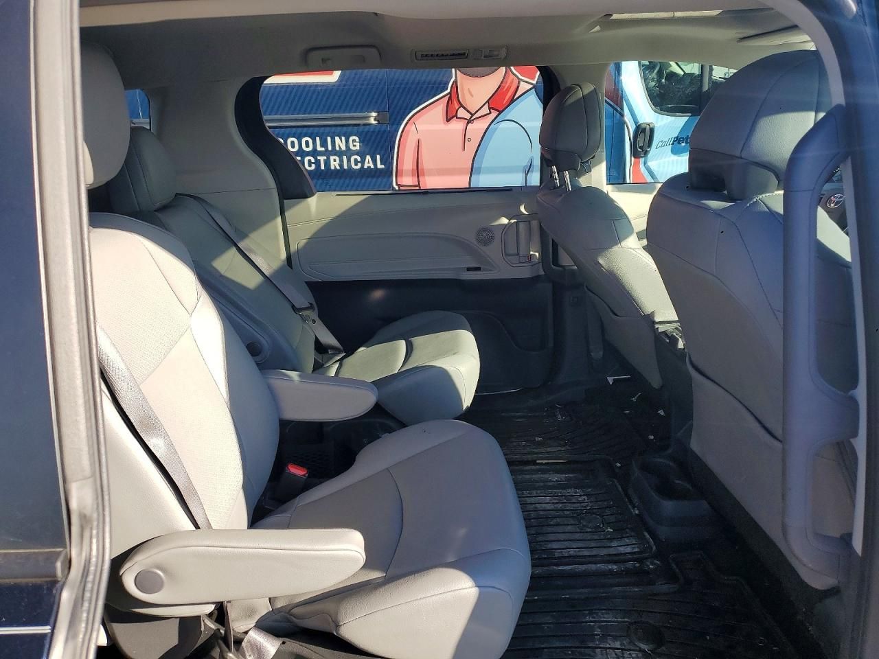 2023 Toyota Sienna xle