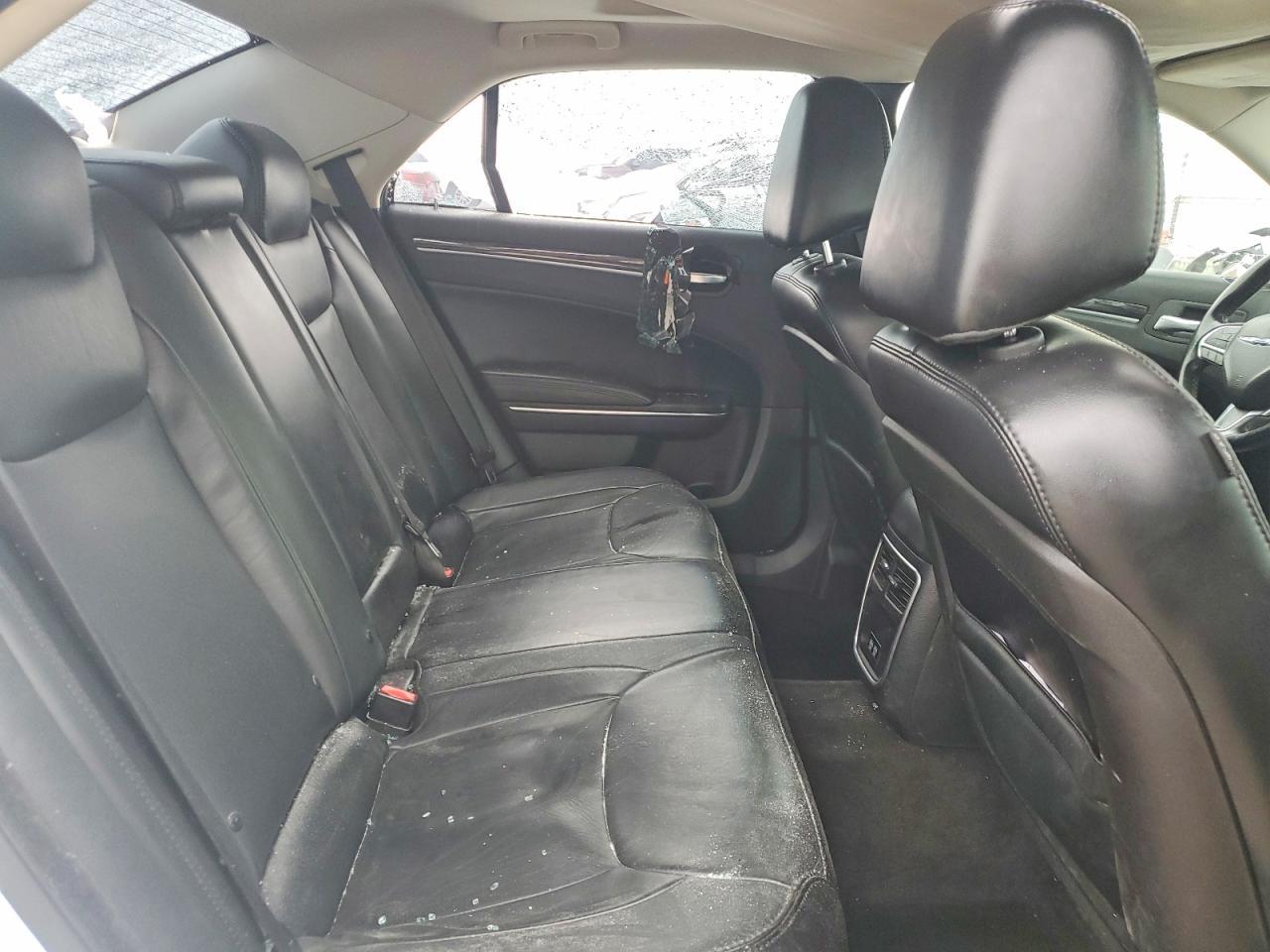 2016 Chrysler 300 Limited