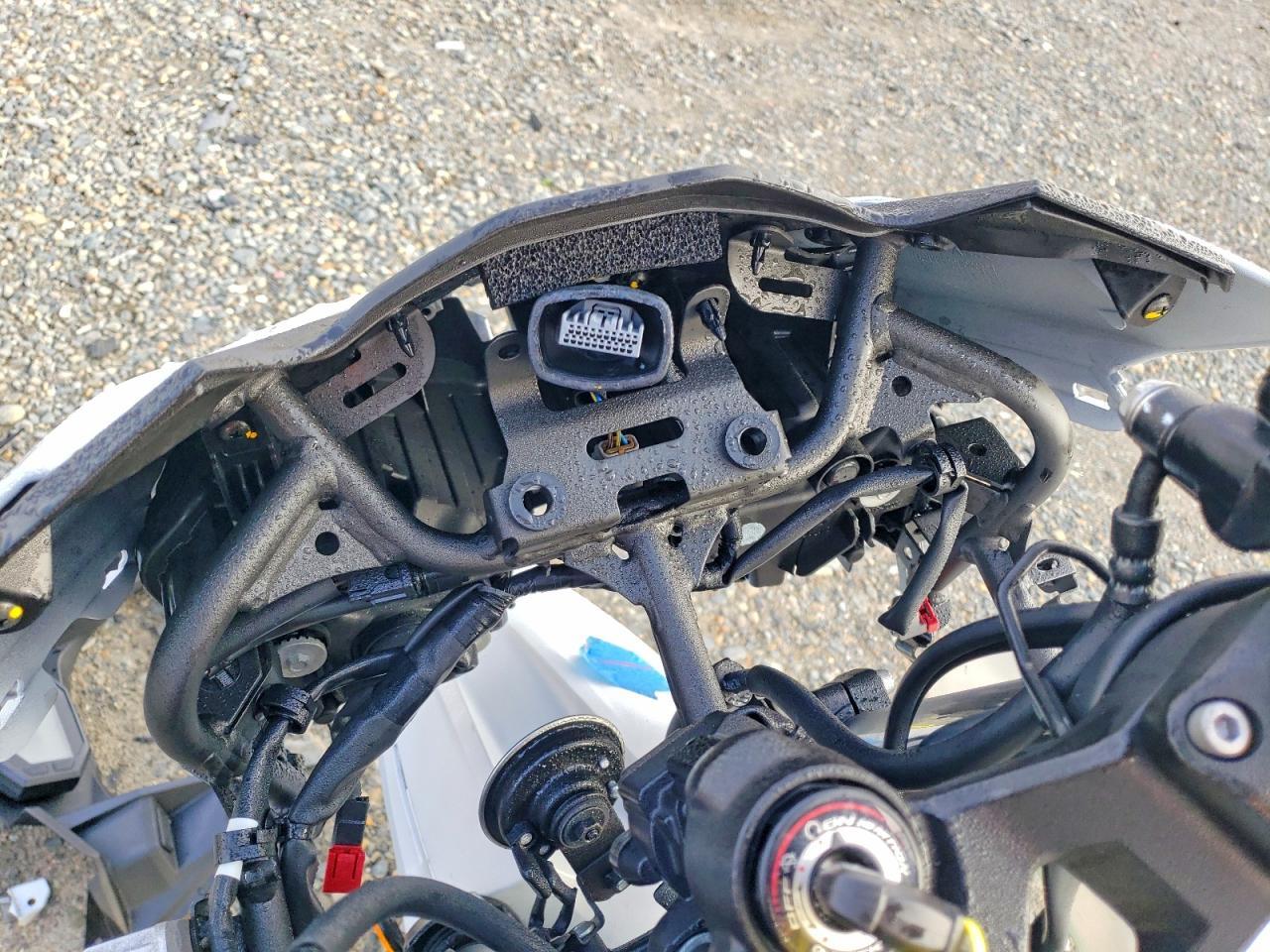 2025 Kawasaki EX500 H