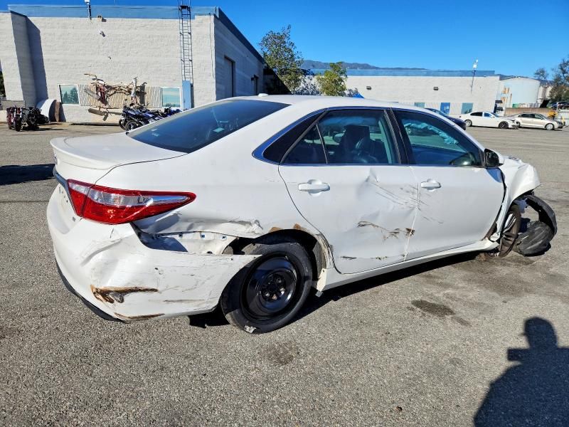 2015 Toyota Camry le