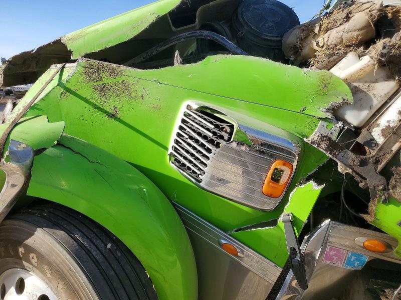 2019 Freigliner 2019 Freightliner Coronado Semi Truck