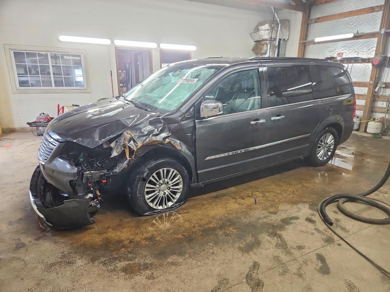 2016 Chrysler Town & Country Touring l