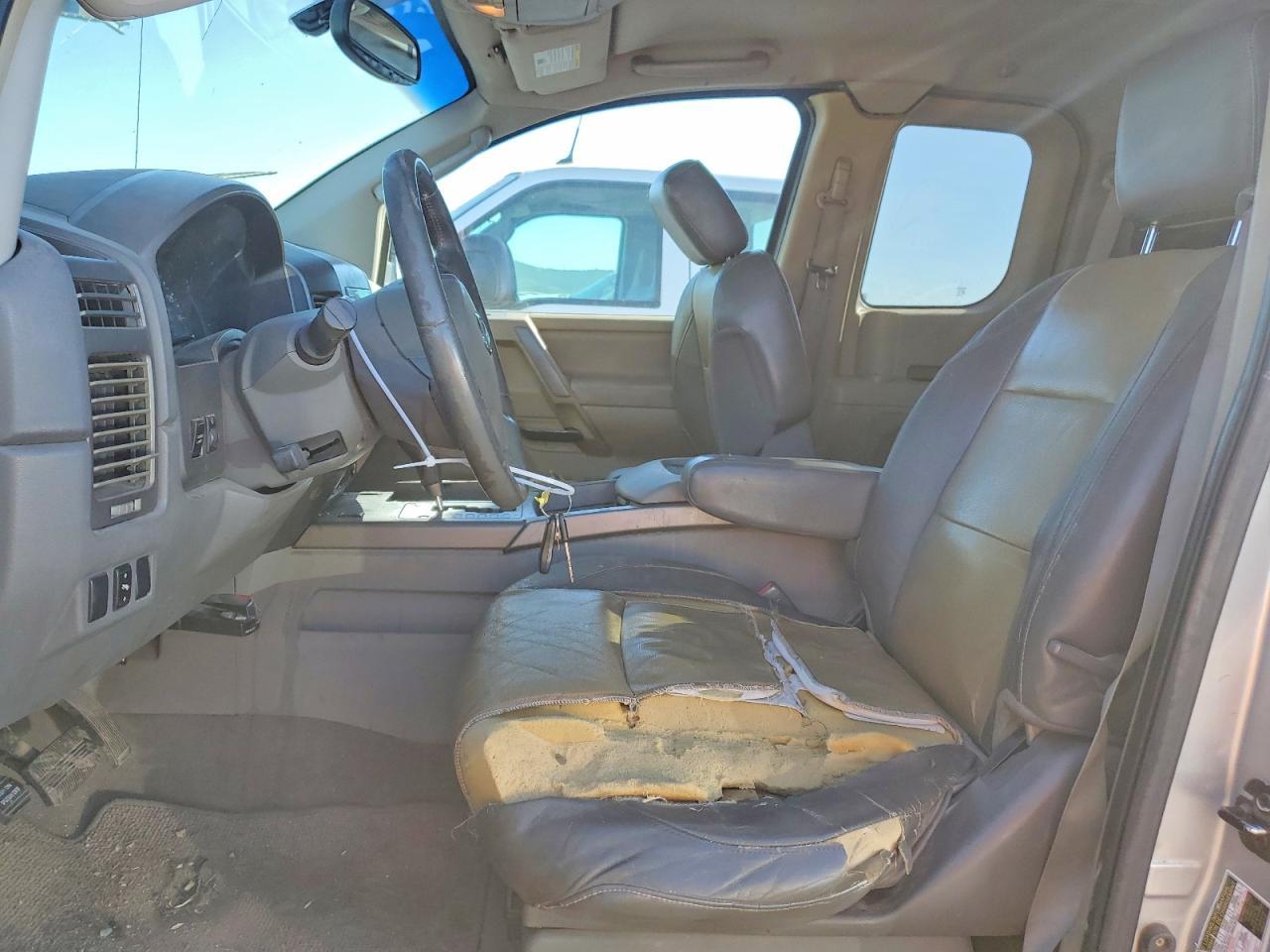 2004 Nissan Titan xe