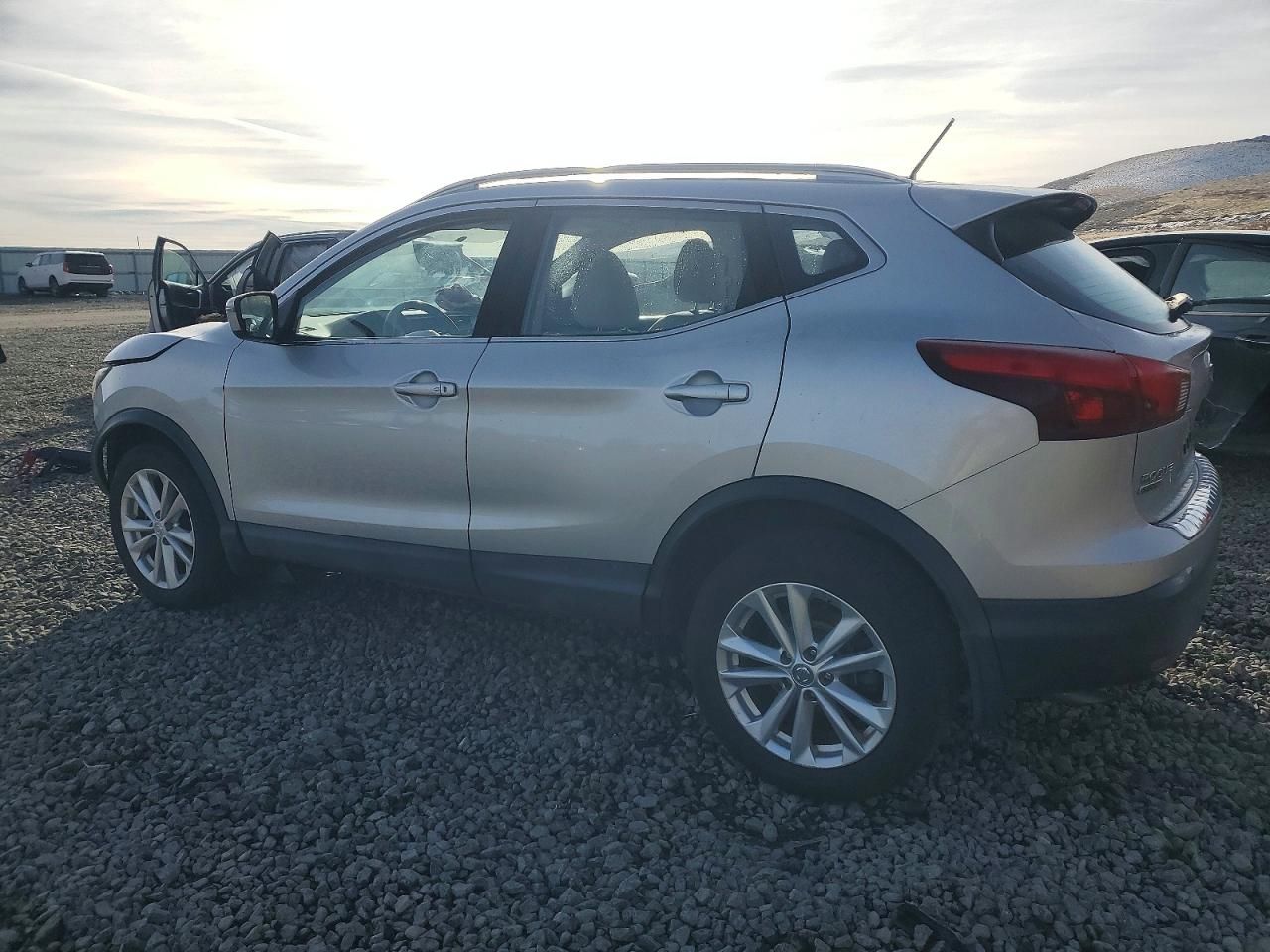 2018 Nissan Qashaqi s