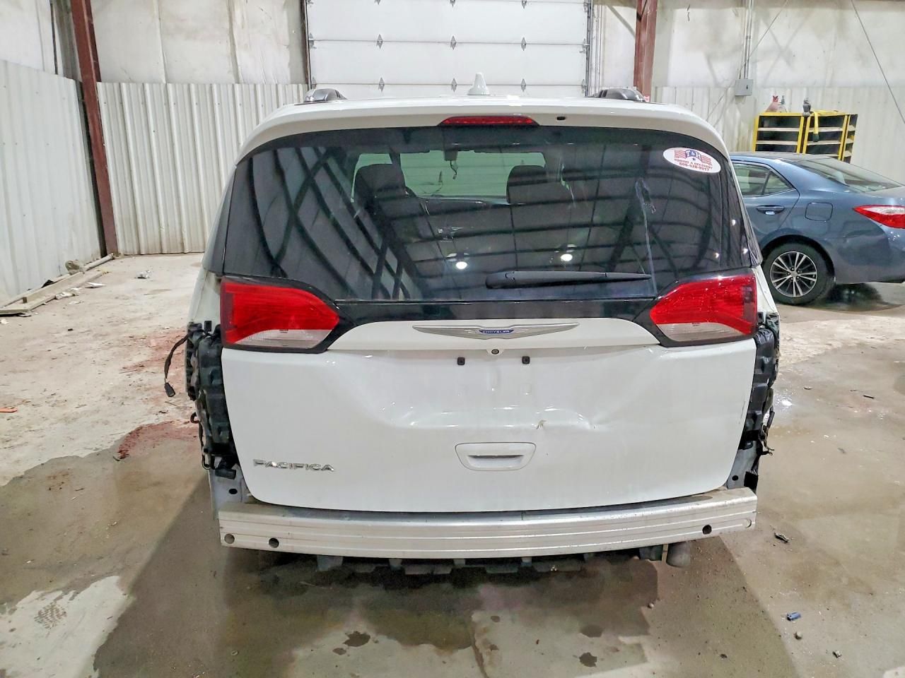 2018 Chrysler Pacifica Touring l