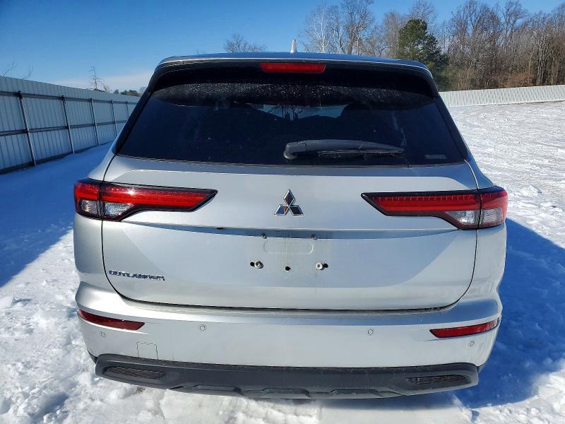 2022 Mitsubishi Outlander es