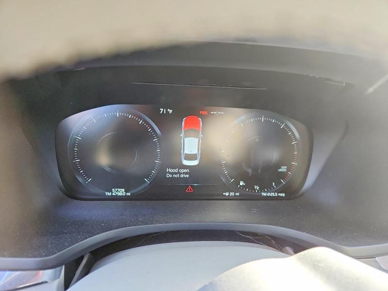 2020 Volvo S60 T5 Momentum