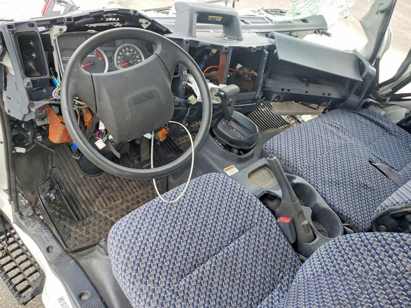 2023 Isuzu NQR Flatbed Truck