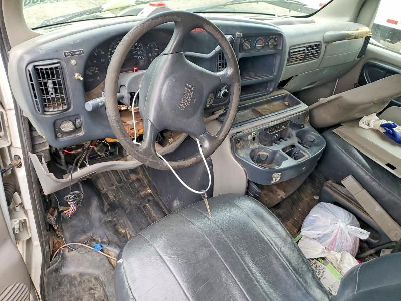 1997 GMC Savana box Truck