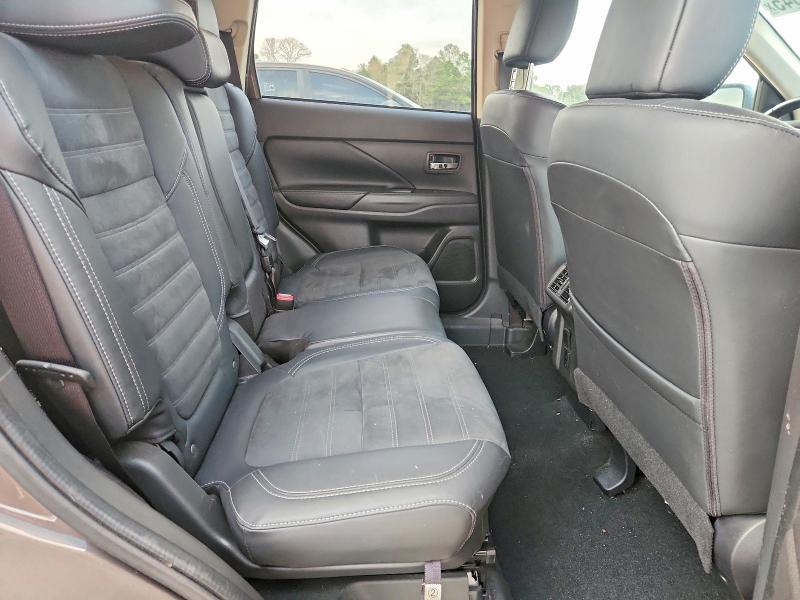 2020 Mitsubishi Outlander se