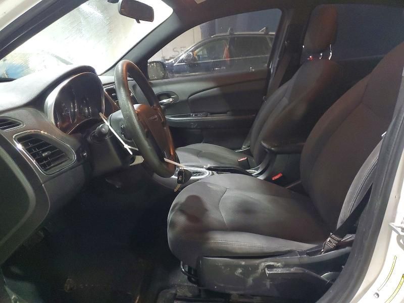 2014 Chrysler 200 lx