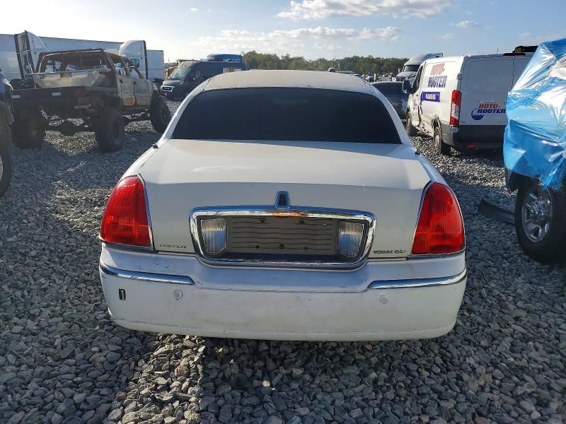 2005 Lincoln Town car