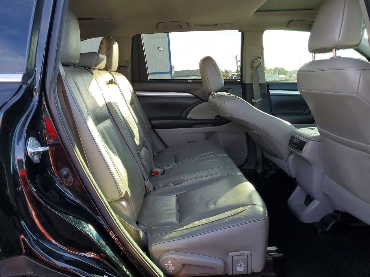 2017 Toyota Highlander se