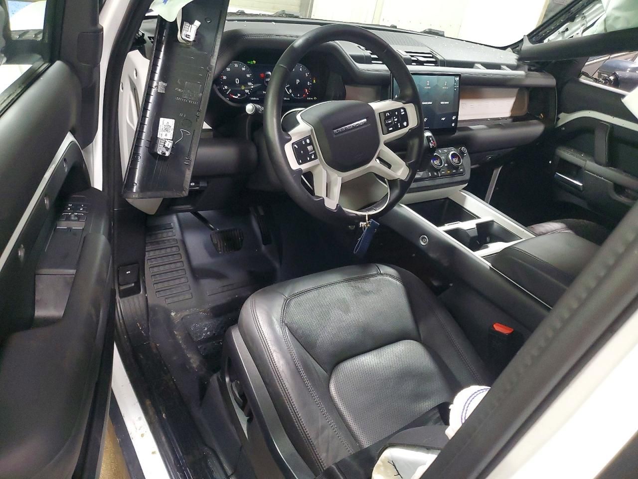 2025 Land Rover Defender 90 s