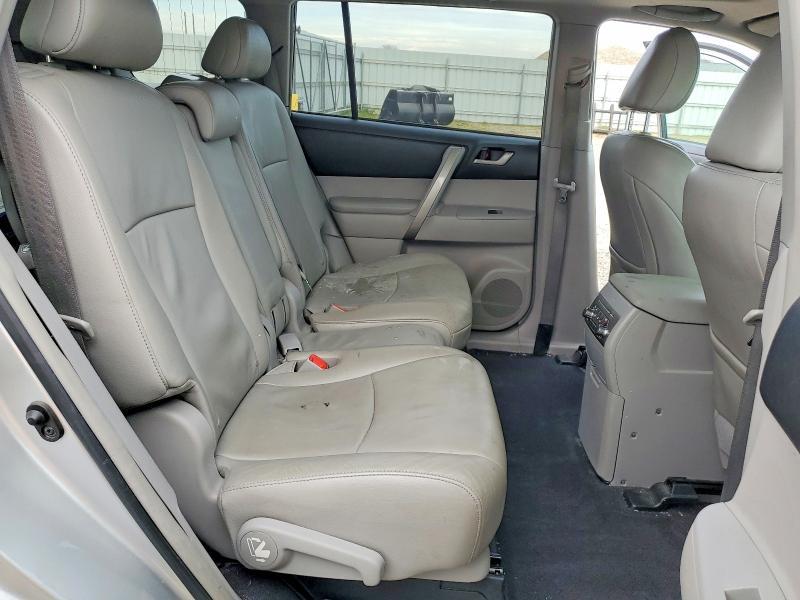 2013 Toyota Highlander Base