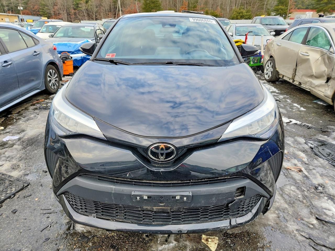 2022 Toyota C-hr xle