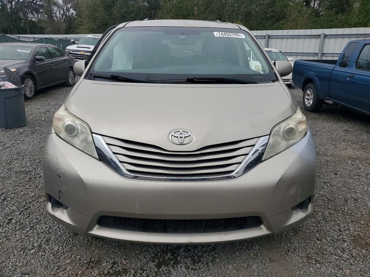 2017 Toyota Sienna le