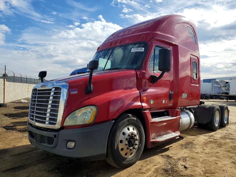 2017 Freightliner Cascadia 1 Semi Truck