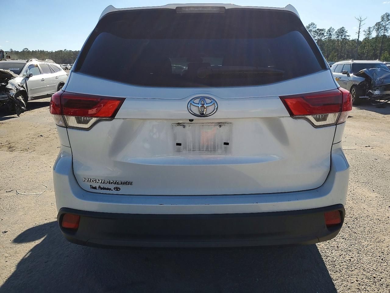 2019 Toyota Highlander le