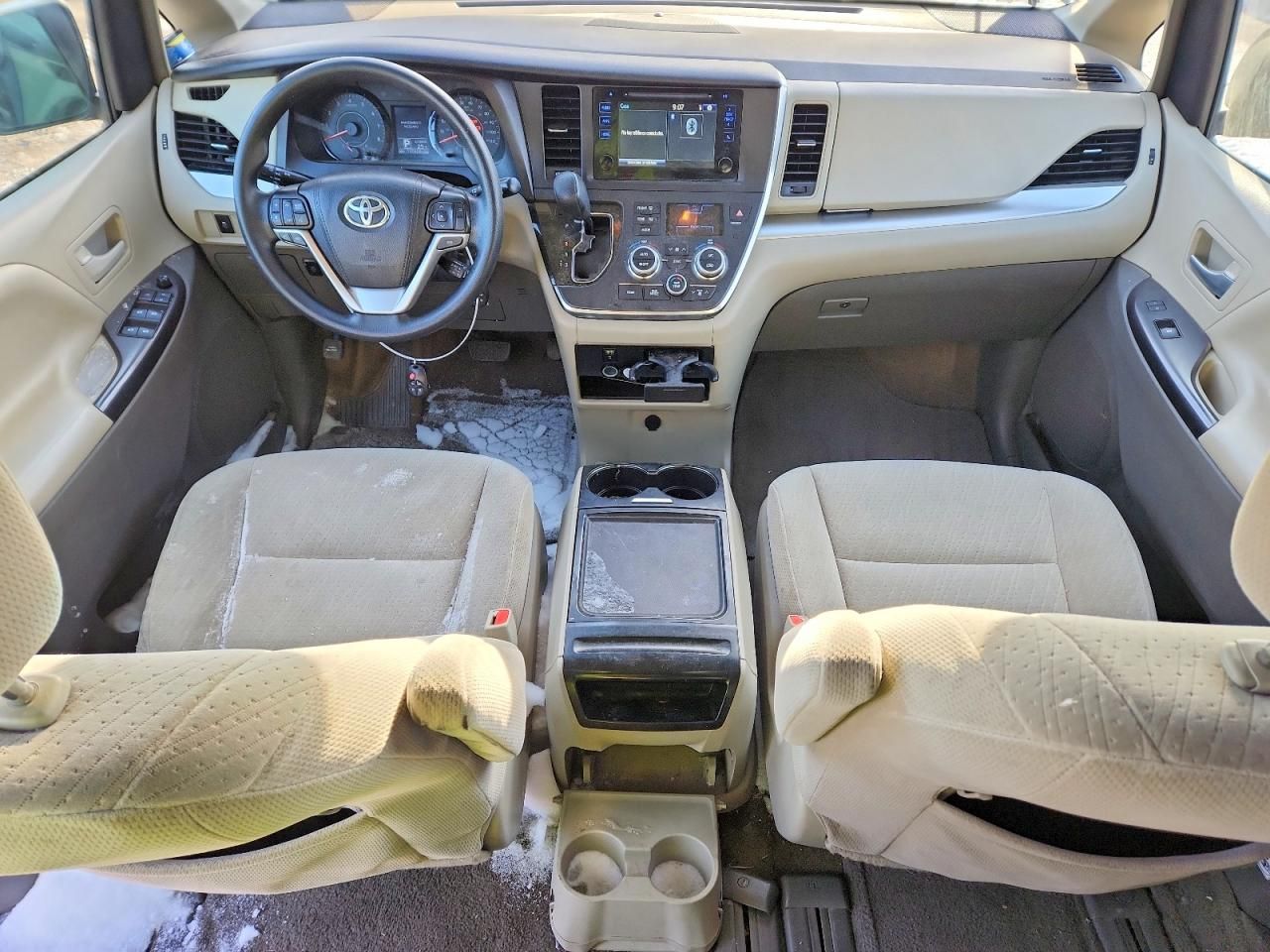 2017 Toyota Sienna le