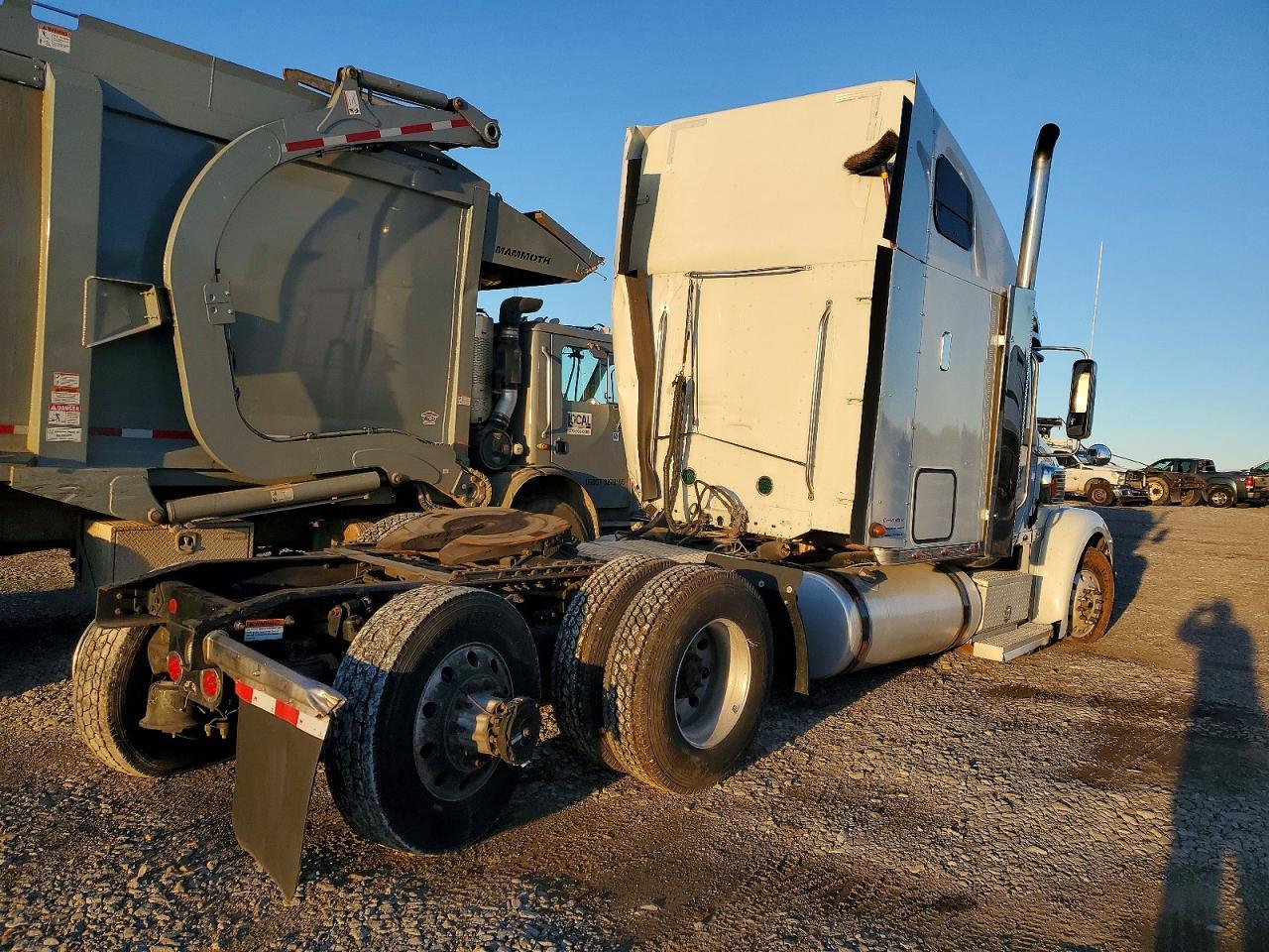 2020 Freightliner Conventional Coronado 132