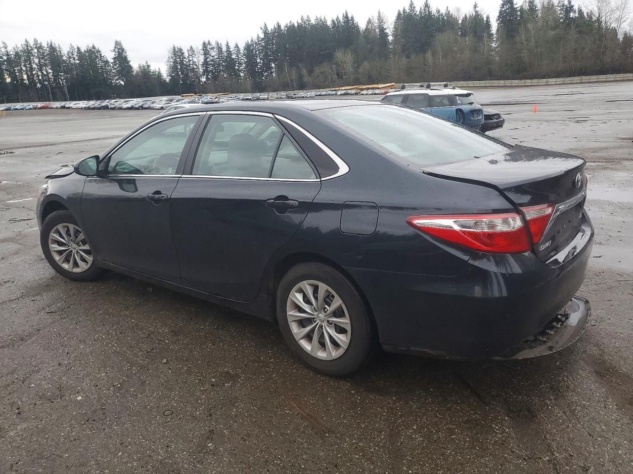2016 Toyota Camry le