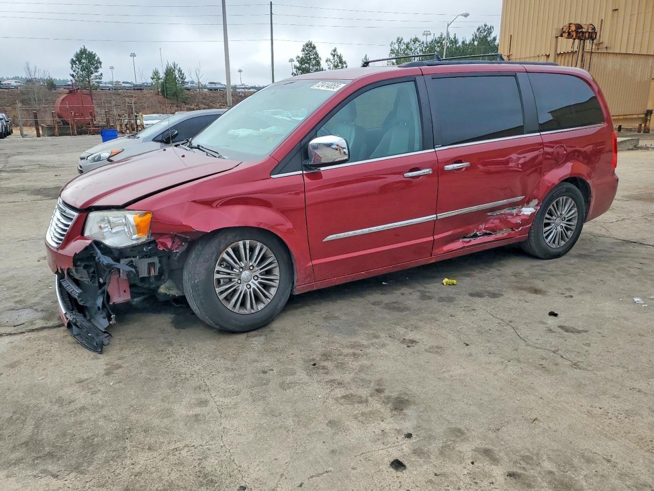 2013 Chrysler Town & Country Touring l