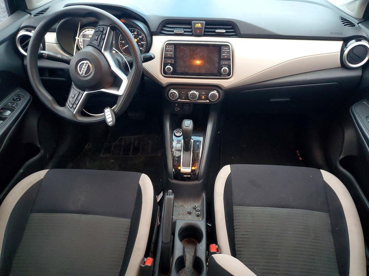 2022 Nissan Versa sv