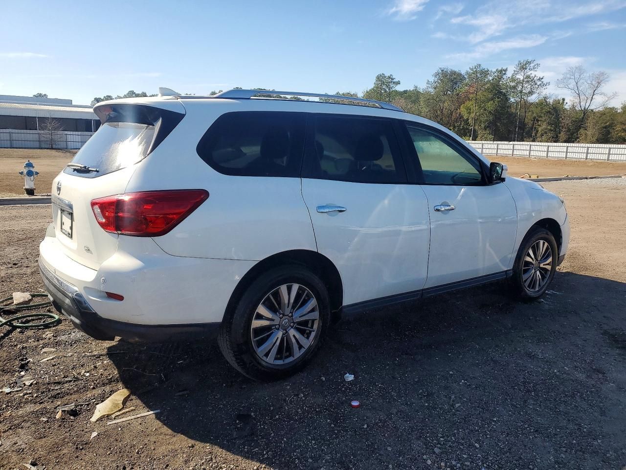 2020 Nissan Pathfinder sl