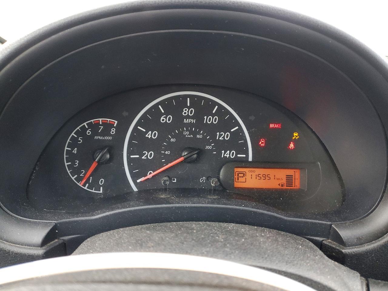 2015 Niss Versa s