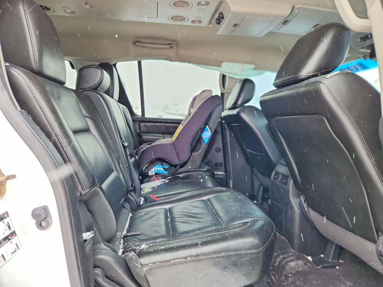 2015 Nissan Armada sv