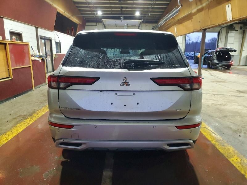 2024 Mitsubishi Outlander se