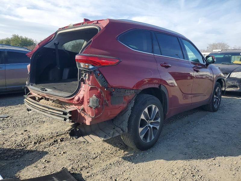 2022 Toyota Highlander xle