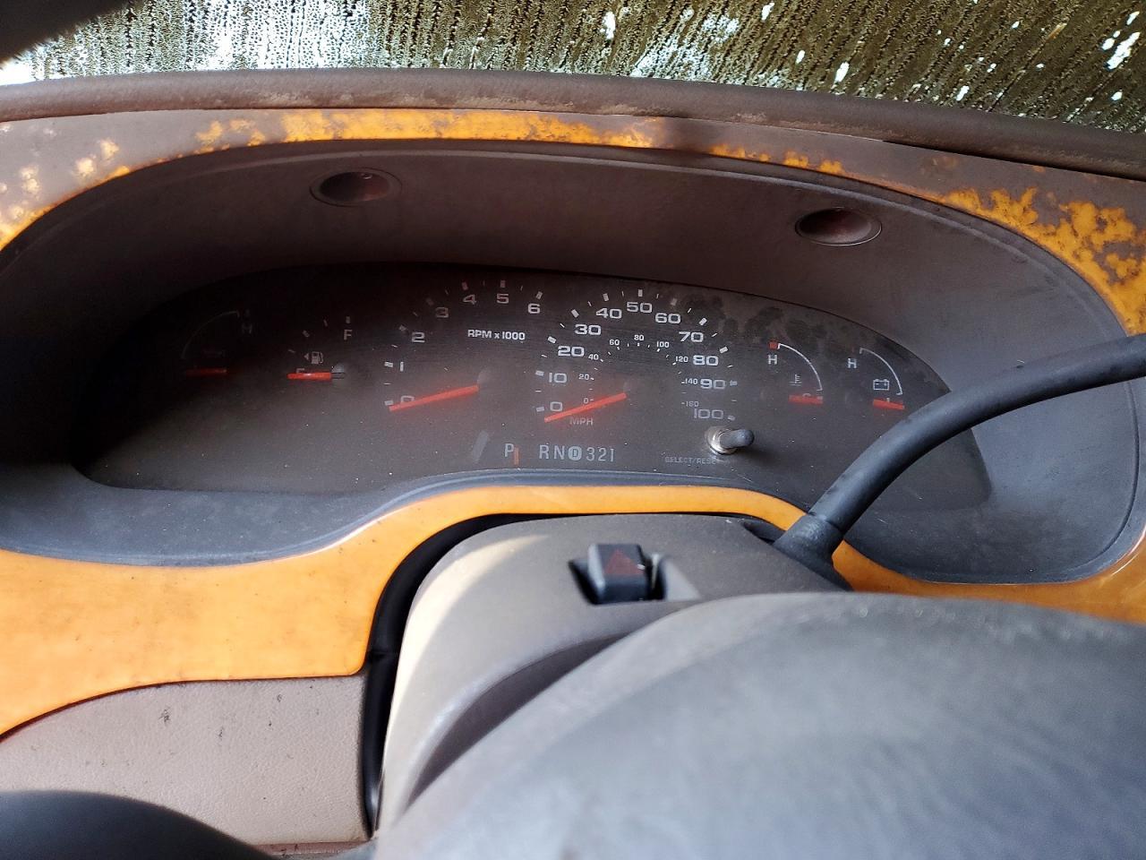 2010 Ford Econoline E450 Super Duty Cutaway Van