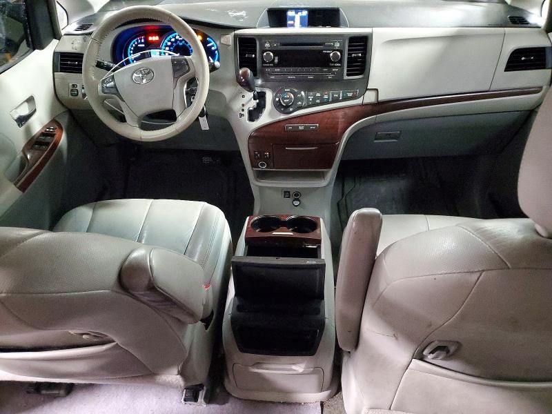 2012 Toyota Sienna xle