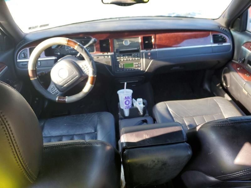 2004 Lincoln Town car Executive