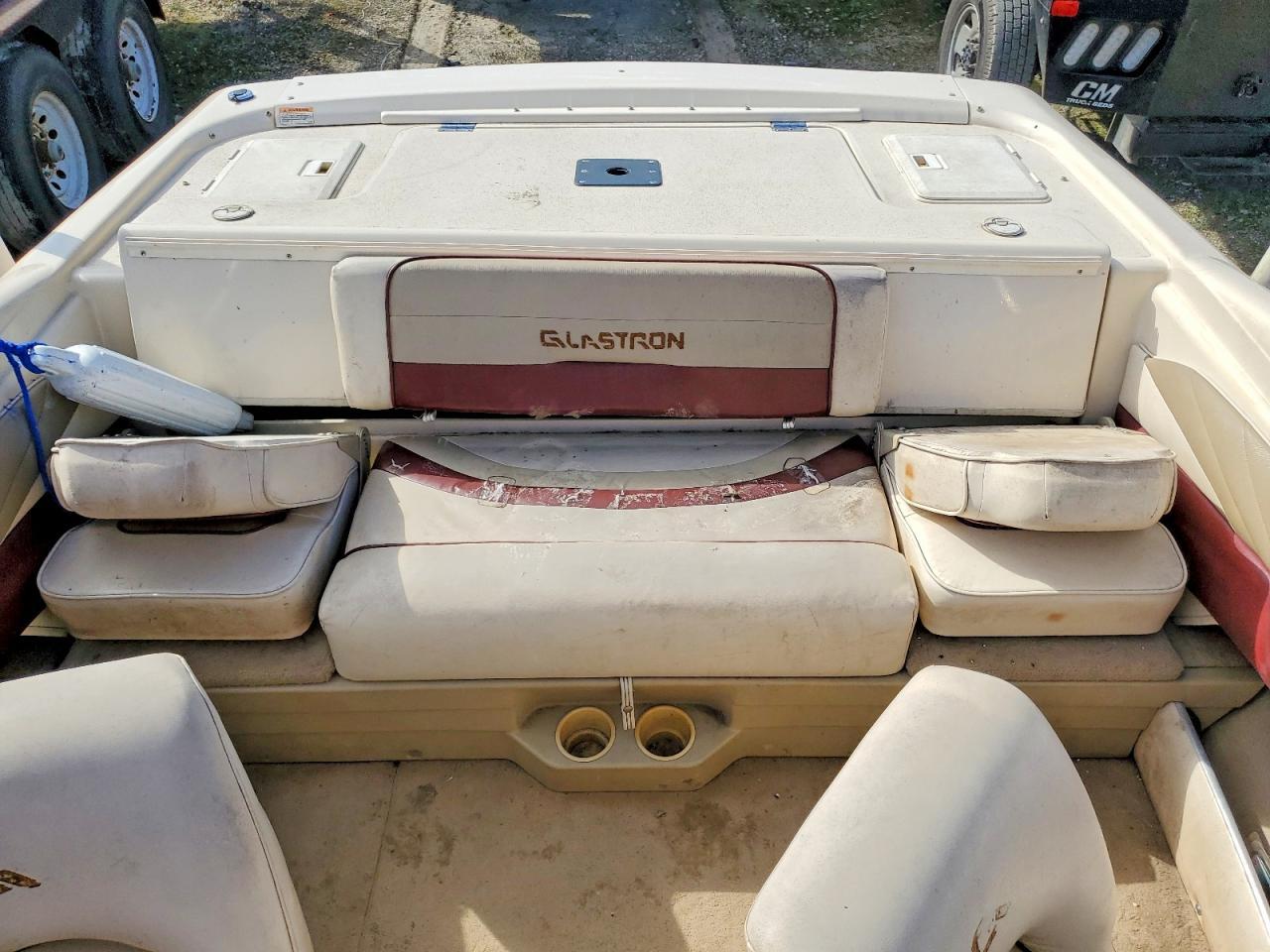 1999 Glastron Boat