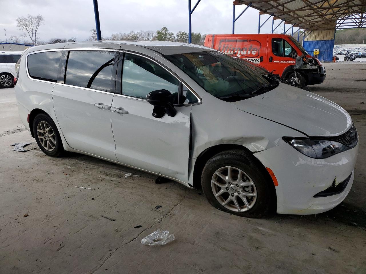 2025 Chrysler Voyager lx