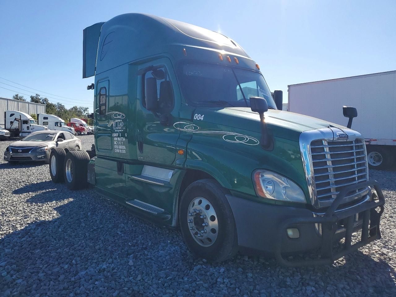 2017 Freightliner Cascadia 1-Truck Cab AND Chassis